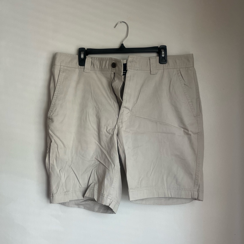 St. John's Bay Men's Light Tan Flat Front Shorts